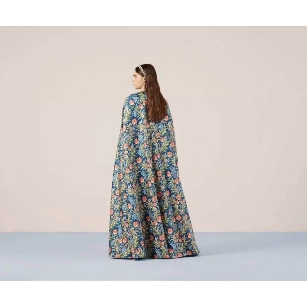 Gucci Floral Silk Cape Nojum collection Long Jacket Stunning NWT- Fits M- L 46IT - Picture 6 of 6